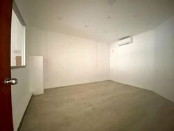 Sam Leong Road (D8), Shop House #611822321